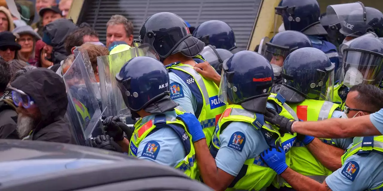 New Zealand Police Battle Protesters to End Occupation of Parliament Grounds