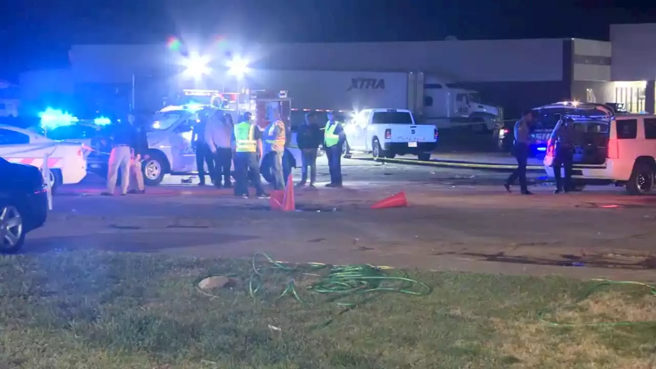 Shooting at Arkansas car show kills at least 1, wounds 20