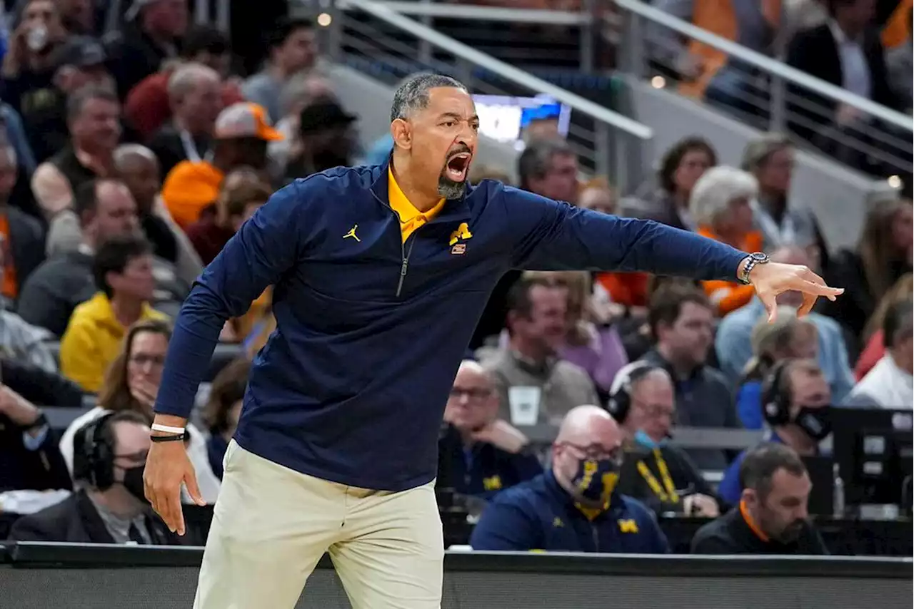 Watch Juwan Howard comfort Tennessee’s emotional Kennedy Chandler after Michigan win