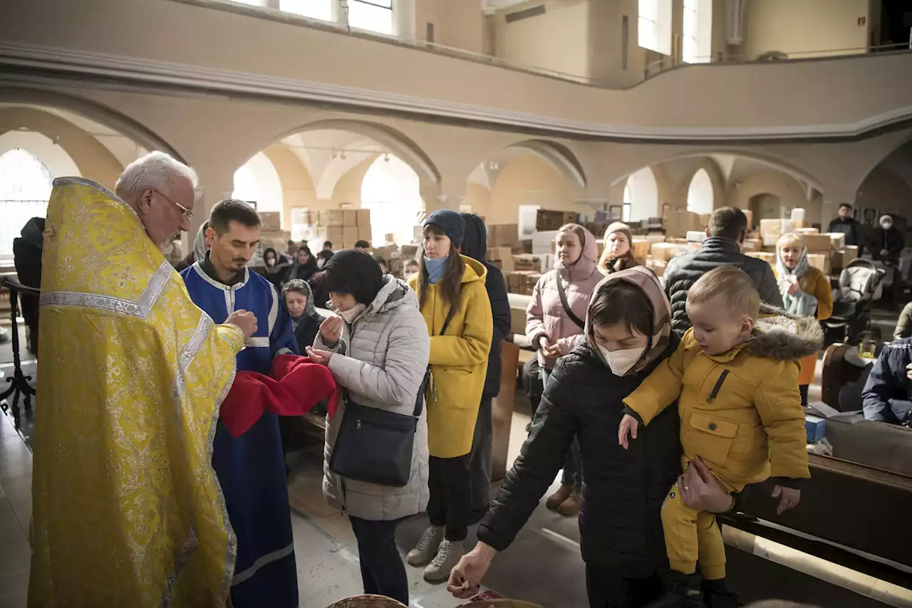 Across Europe, Ukrainian exiles pray for peace back home