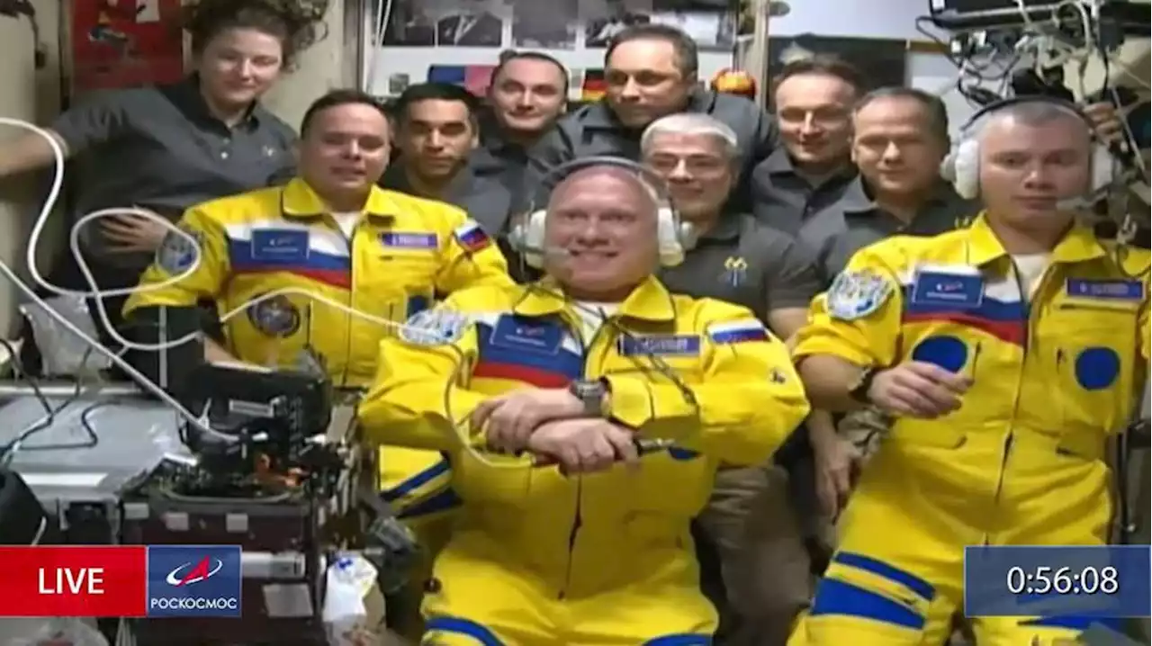 Russian cosmonauts: Suits not inspired by Ukrainian flag