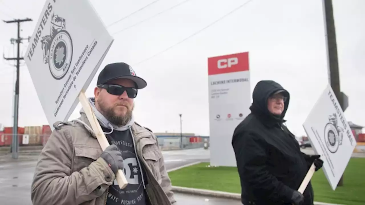 Conductors, engineers on picket line as CP Rail, union can't reach deal