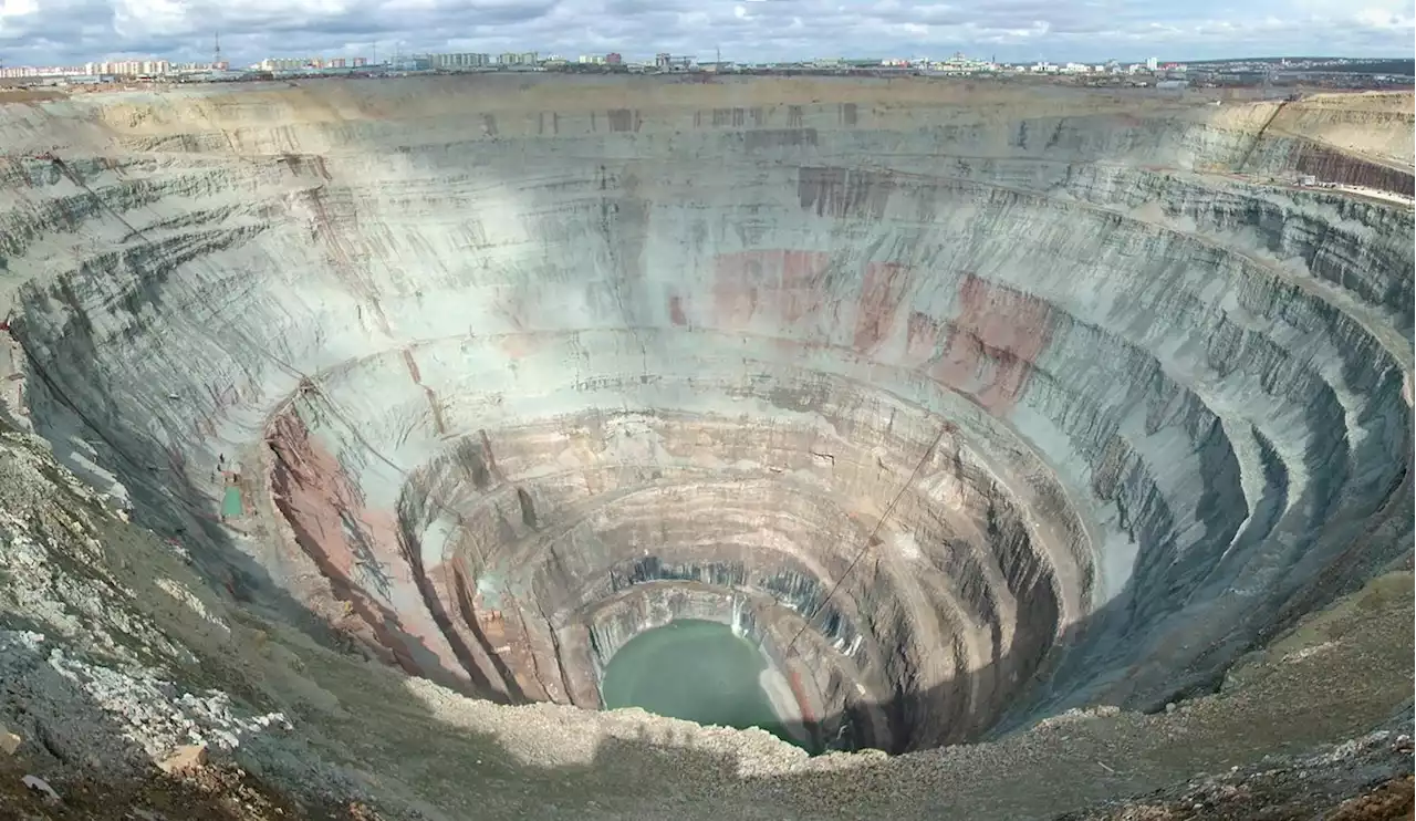 Hitting the Books: The mad science behind digging really huge holes | Engadget