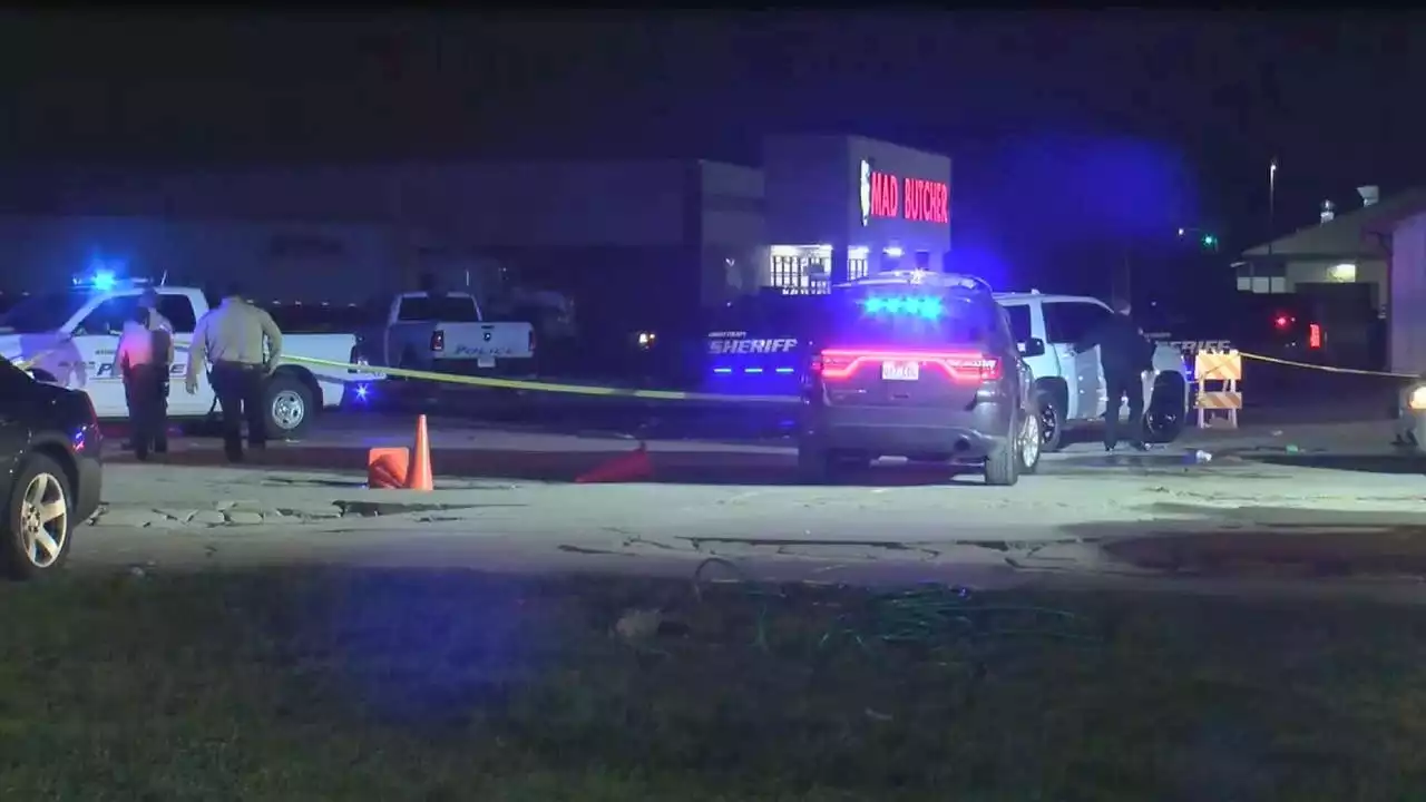 Arkansas car show shooting: At least 1 killed, 24 hurt