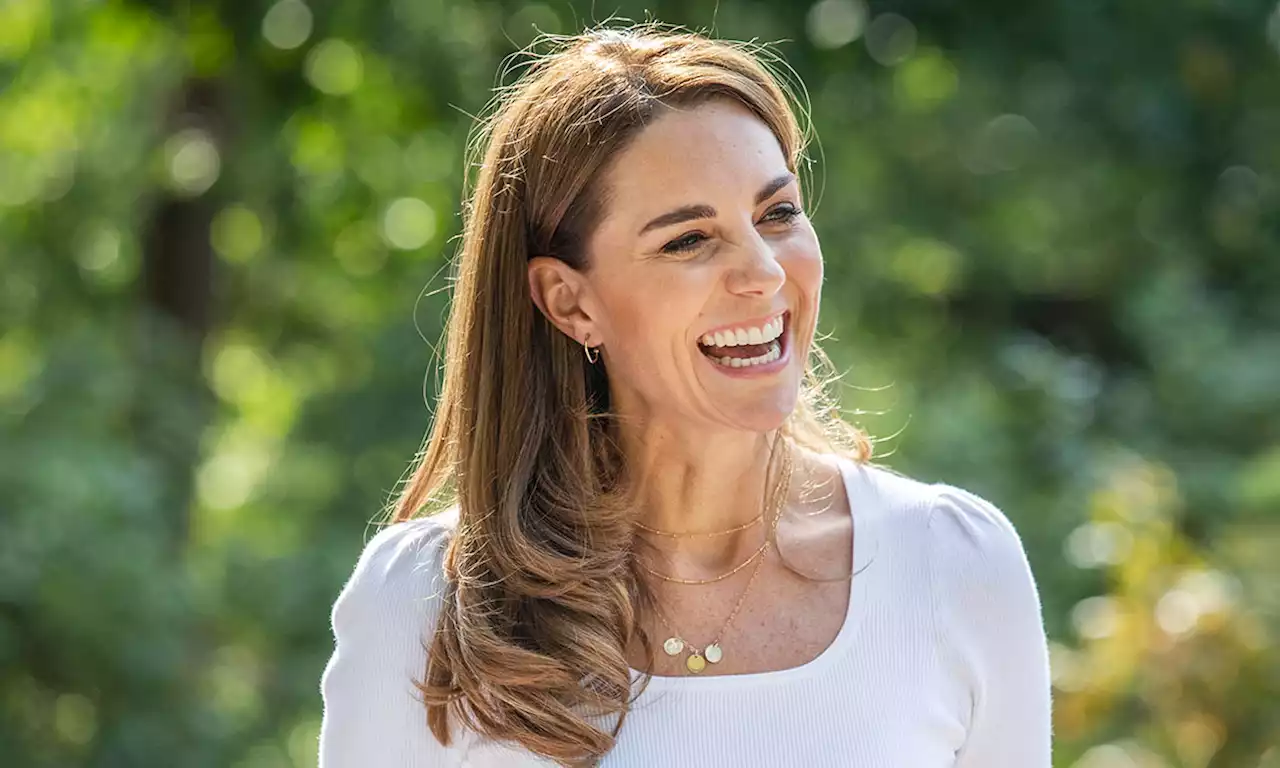 Kate Middleton looks incredible in gorgeous blue dress during Royal Tour