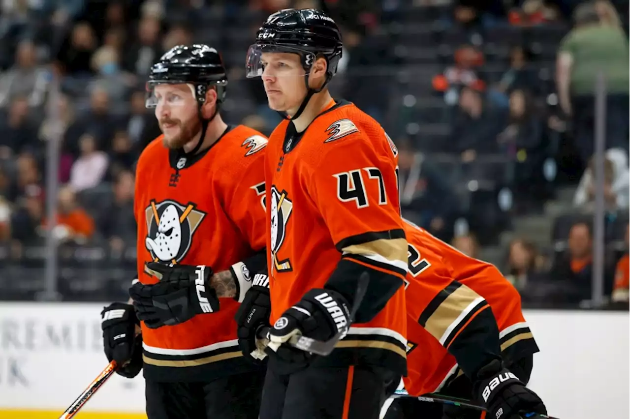 Ducks trade Hampus Lindholm to Bruins, Nicolas Deslauriers to Wild