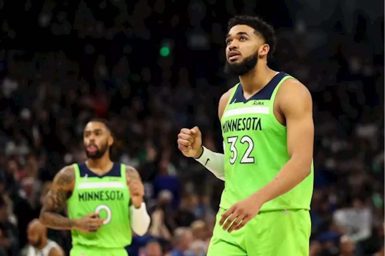 Towns Pimpin Wolves Terkam Bucks