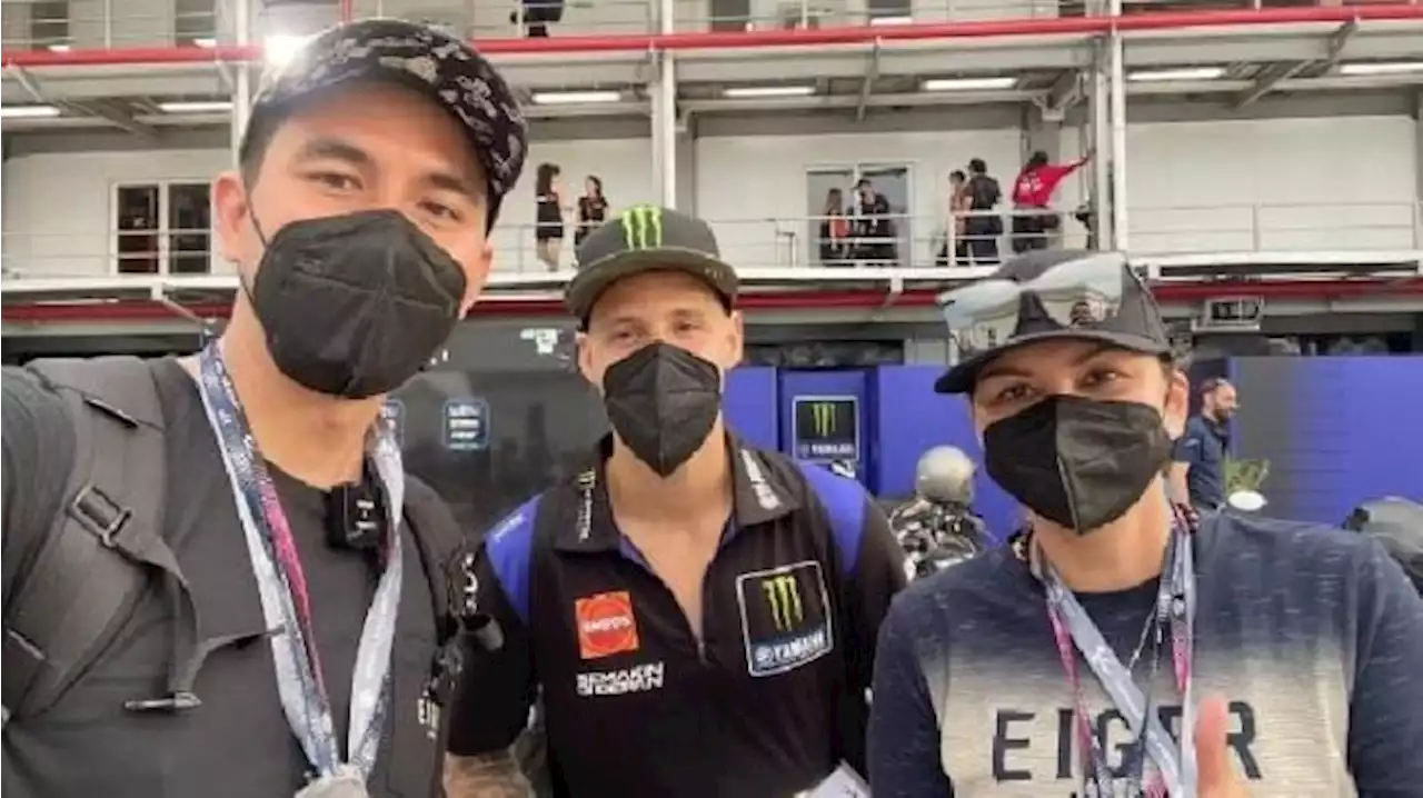 Keseruan Darius Sinathrya dan Donna Agnesia Nonton MotoGP Mandalika