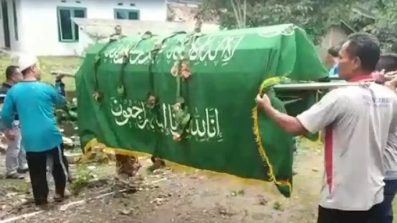 Anak Korban Pembunuhan Ibu Kandung Dimakamkan di TPU Sokawera, Brebes