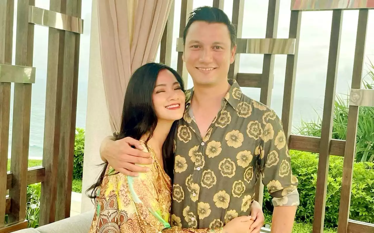 Segarnya Liburan Christian Sugiono & Titi Kamal di Bali