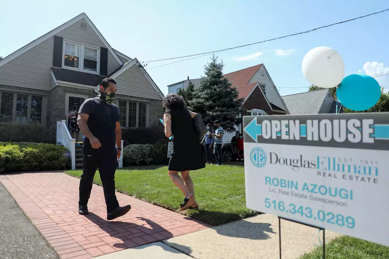 Homebuyers and owners scramble to secure low mortgage rates before more hikes come