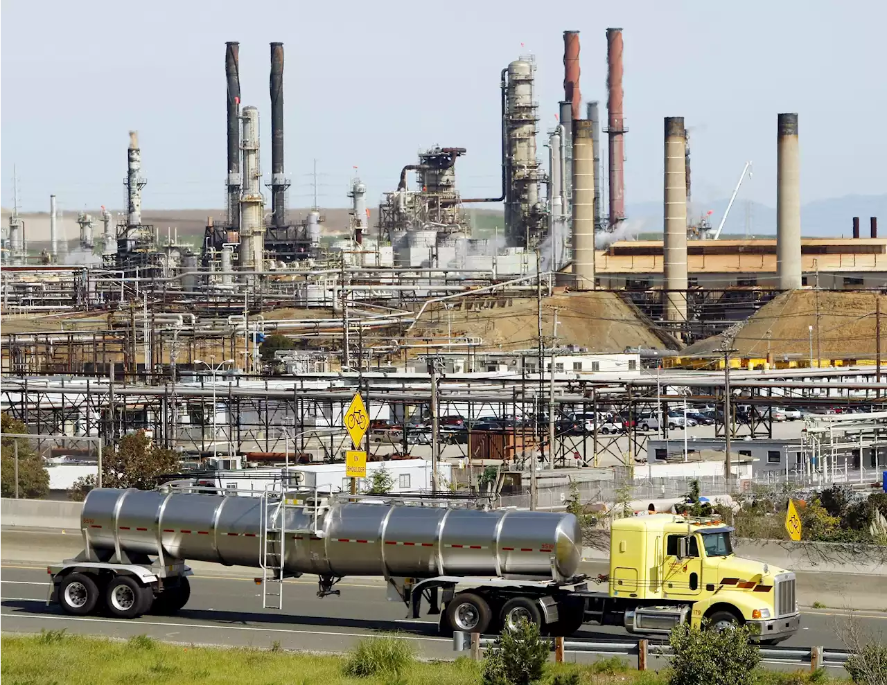 Steelworkers poised to strike at Chevron California refinery