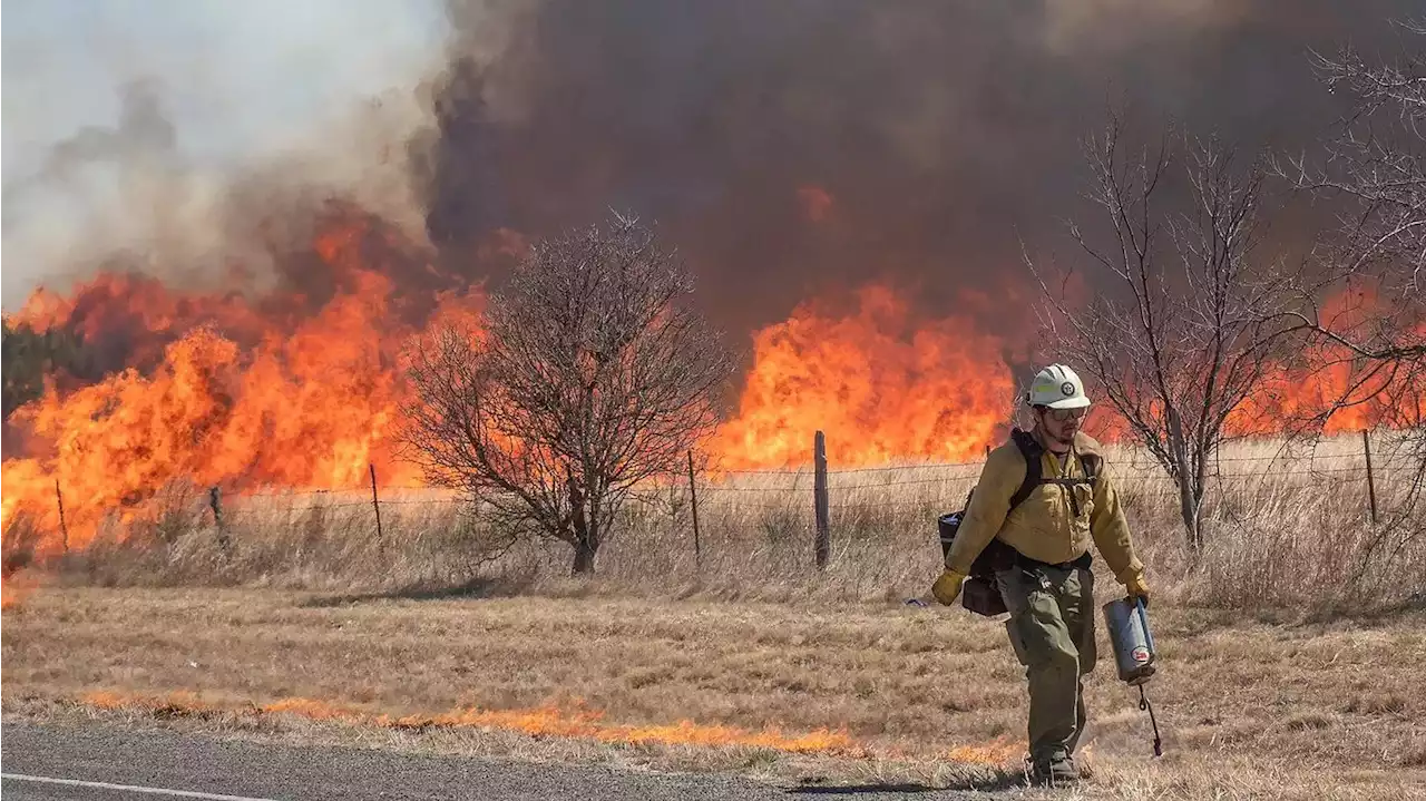 Deadly Texas wildfires force fresh evacuations