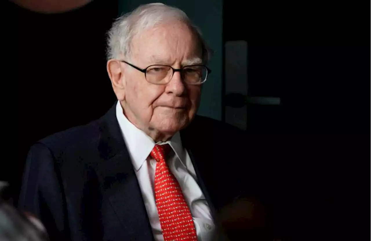 Buffett does $11.6 bln mini-me deal because he can