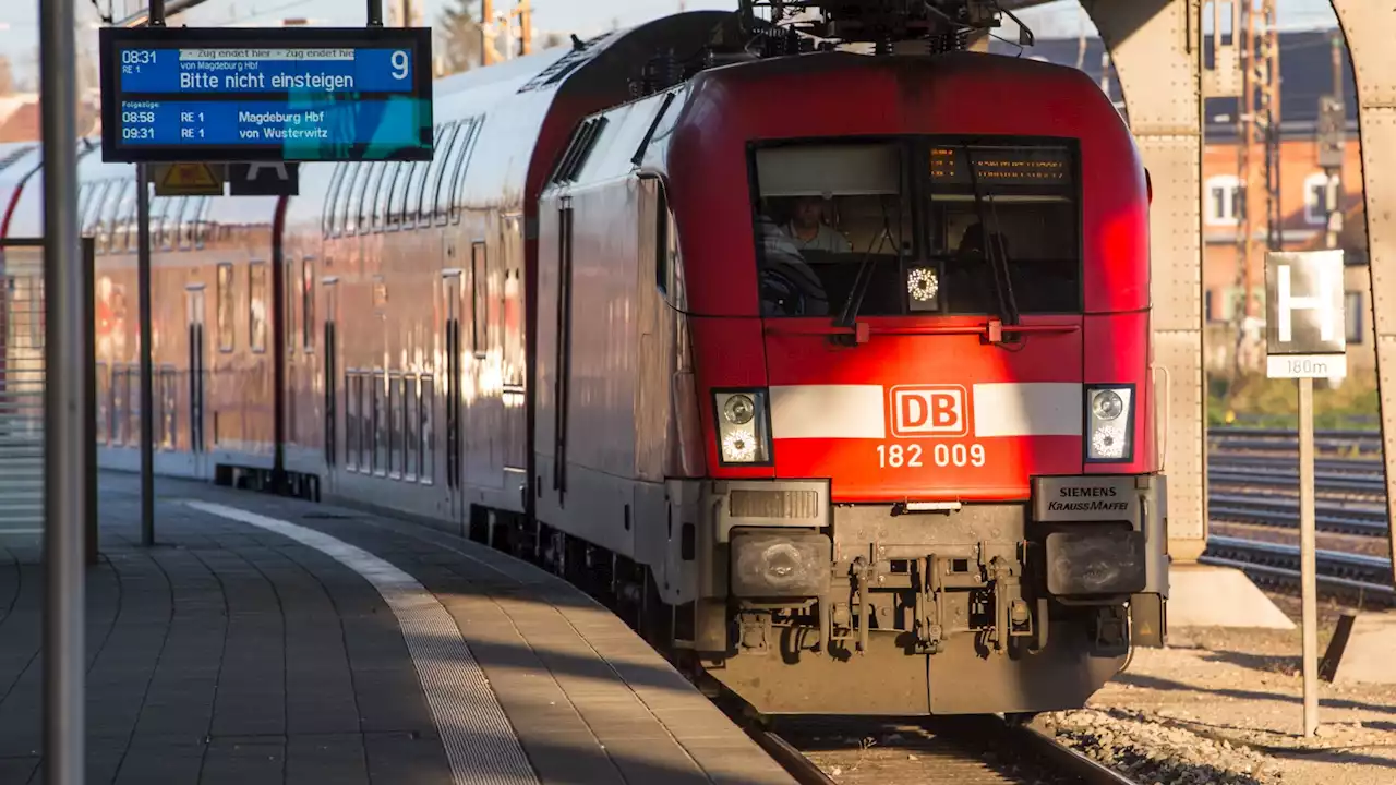 Brandstiftung vermutet – Bahnverkehr bei Berlin eingeschränkt