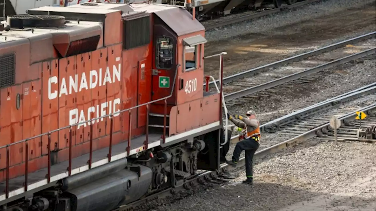 Conductors, engineers on picket line as CP Rail, union can't reach deal