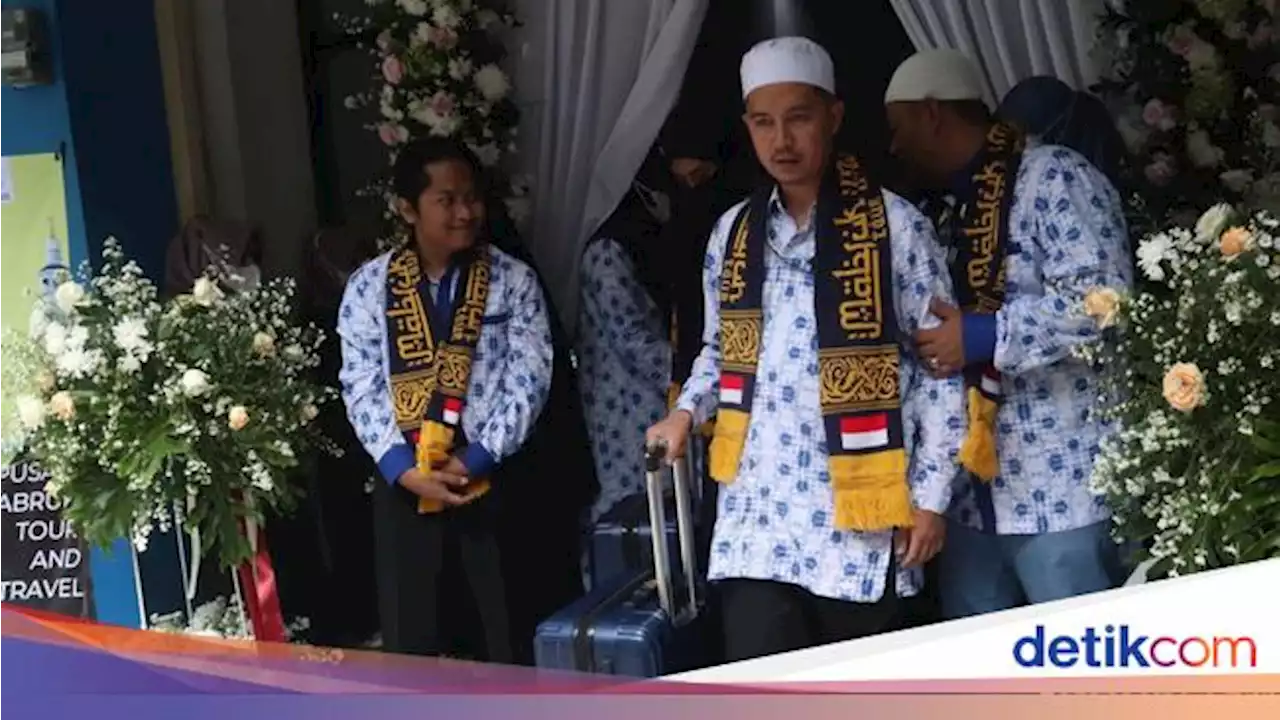 Sempat Tertahan Akibat Pandemi COVID-19, Warga Kini Bisa Umrah Lagi