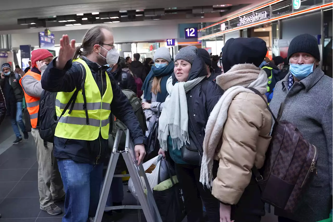 Krieg in der Ukraine - Merz wirft Bundesregierung Versäumnisse im Umgang mit Flüchtlingen vor