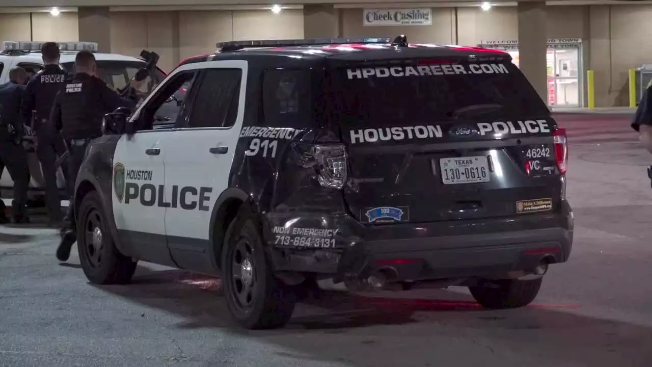 Houston police officer’s vehicle hit by suspected intoxicated driver