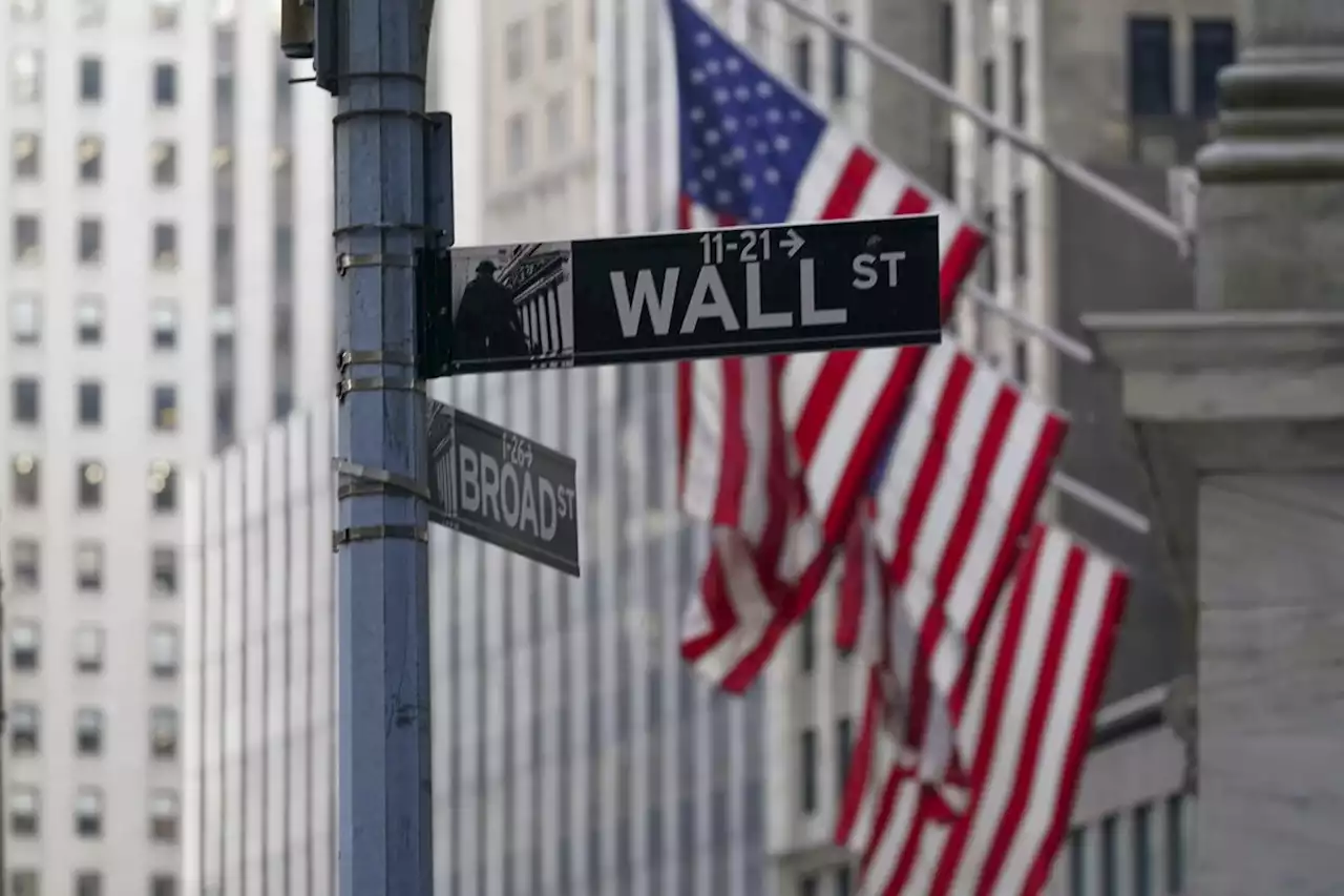 Hedge funds go long U.S. dollars, curve steepeners before Fed lift-off