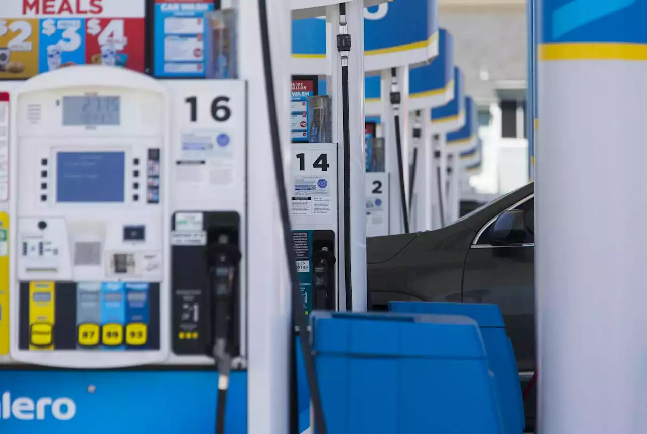 Gasoline prices fall after oil retreats from recent highs