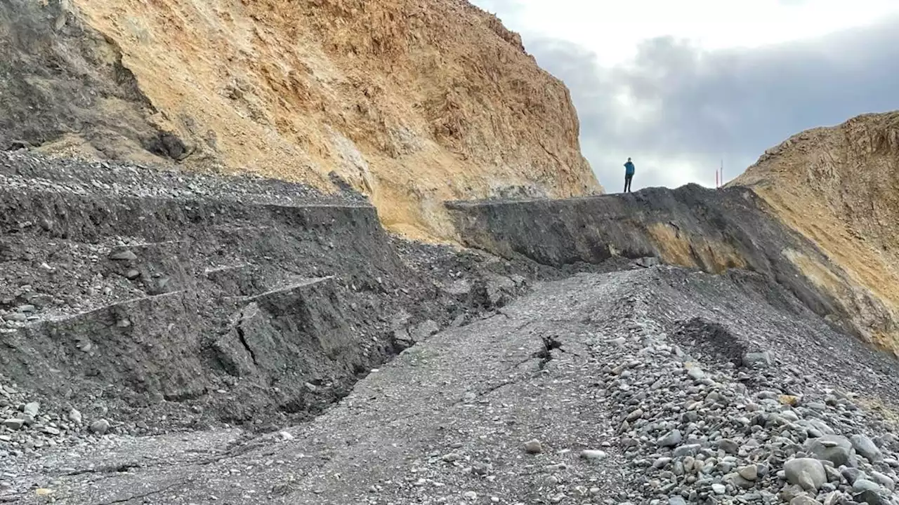 Construction of a bridge across Denali Park Road landslide could start this year