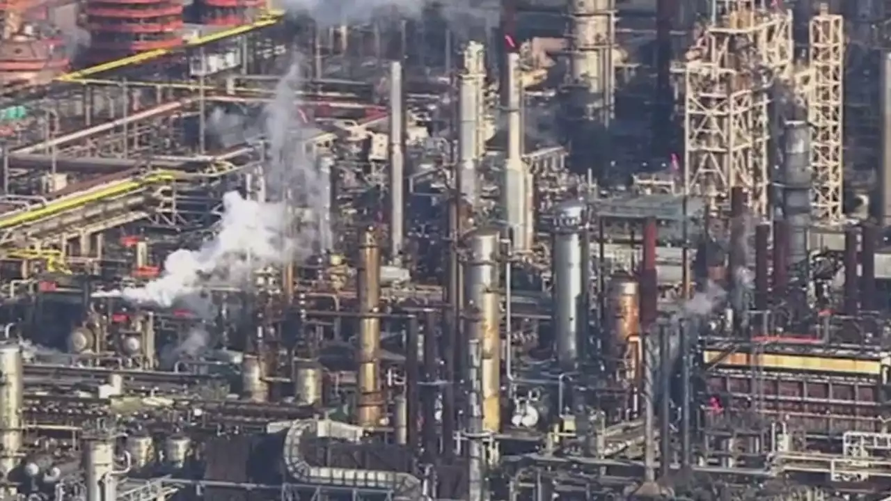 Chevron refinery workers to go on strike