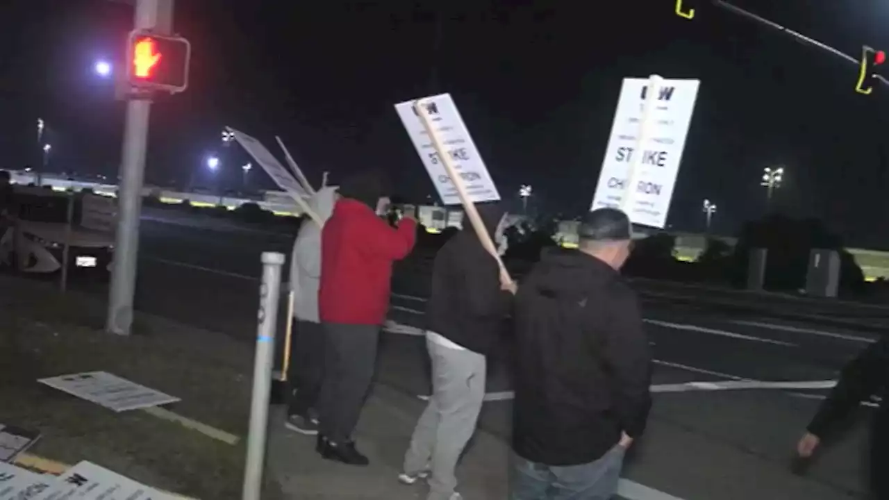 Steelworkers Walk Off Job at Chevron Richmond Refinery