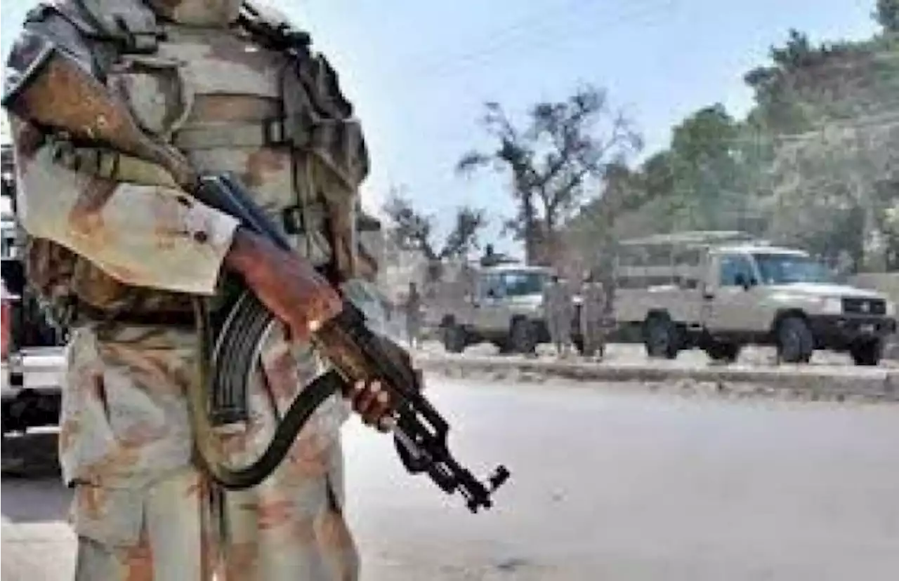 سیکورٹی فورسز اور دہشت گردوں میں جھڑپ 2 جوان 3 شہری شہید 4 دہشت گرد ہلاک