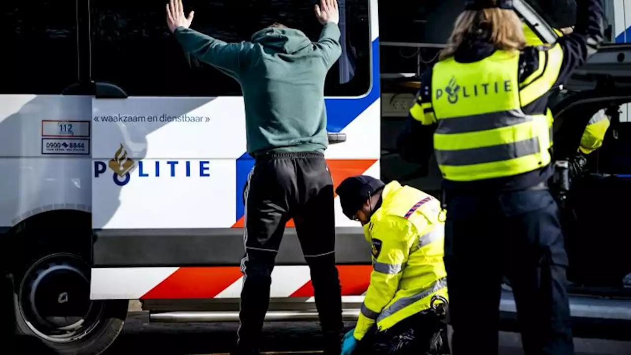 Daling van grensoverschrijdend gedrag bij politie, maar nog altijd te hoog