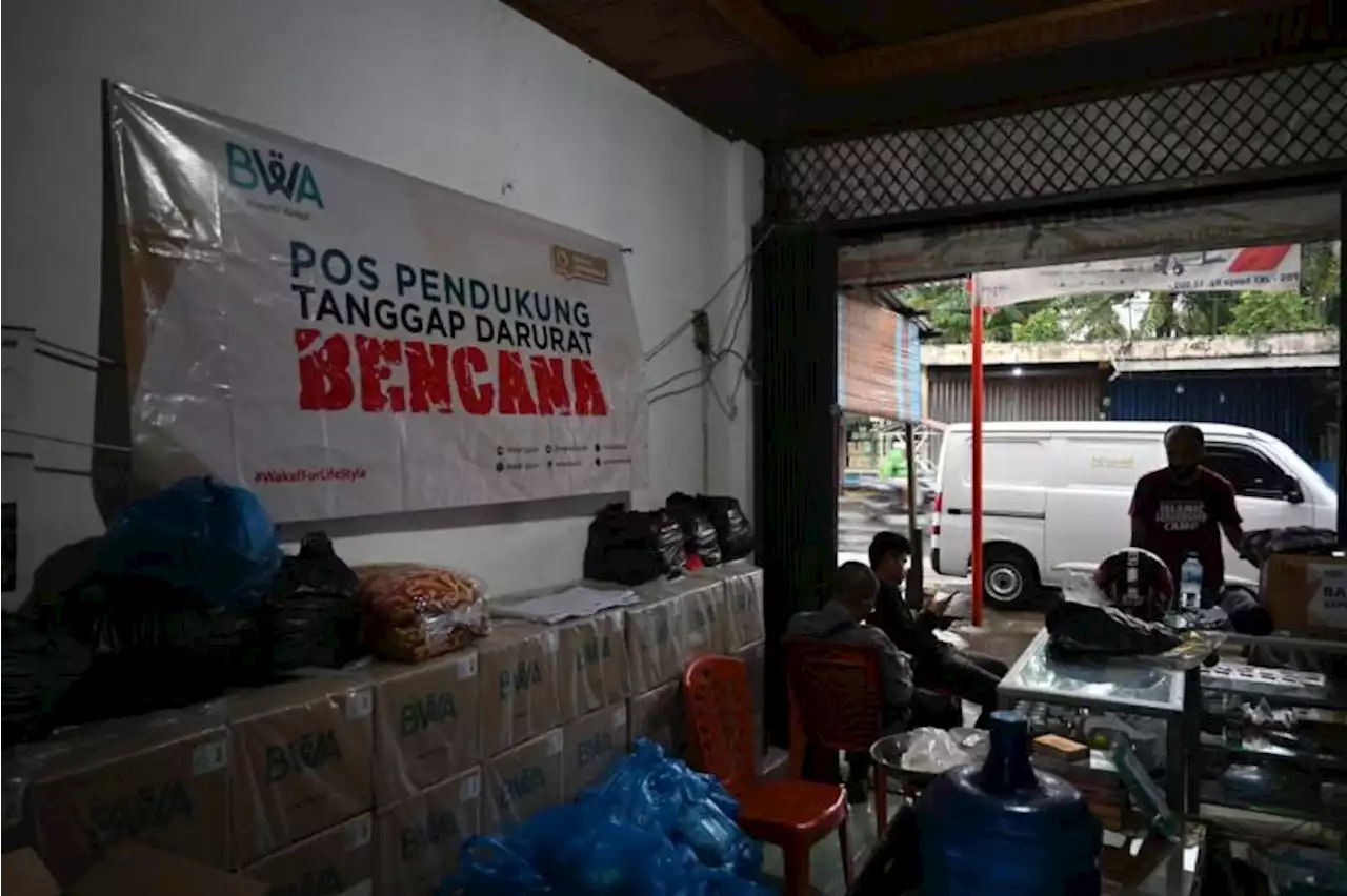 BWA Salurkan Bantuan Kemanusiaan dan Quran untuk Korban Gempa Pasaman Barat |Republika Online