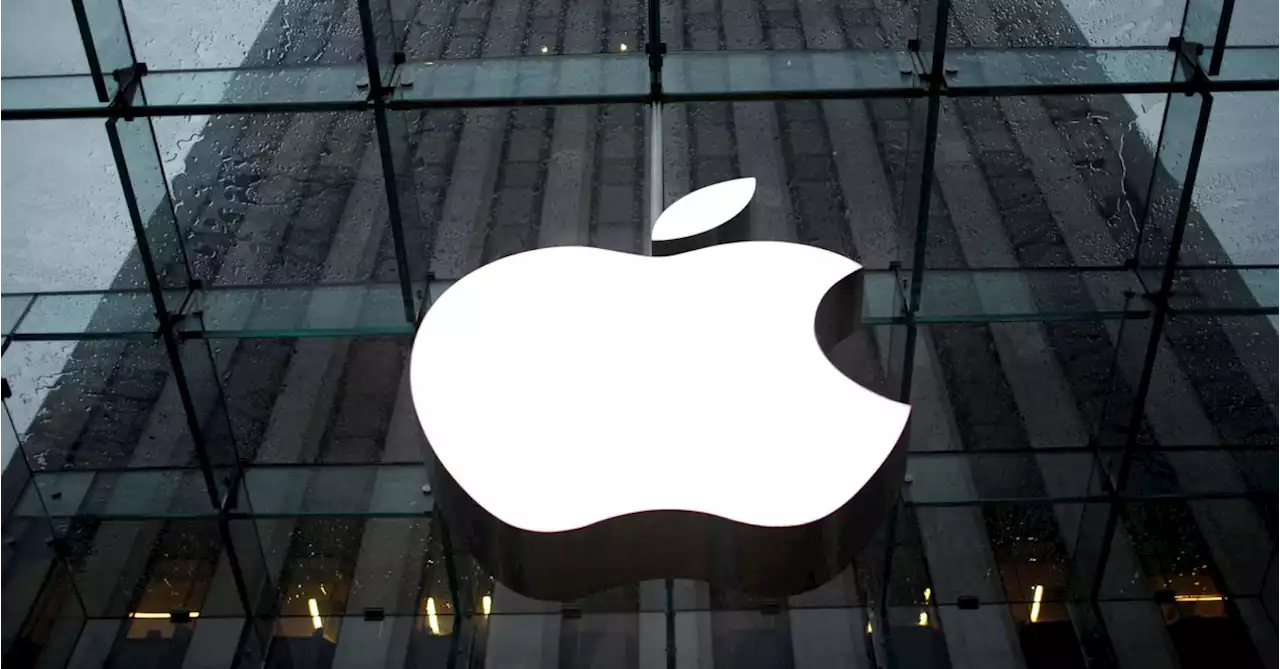 U.S. charges former Apple buyer with defrauding more than $10 million from company