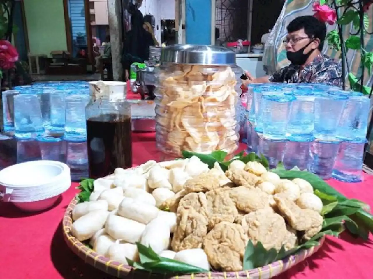 Daftar Kuliner Kesultanan Palembang Darussalam, Pempek Salah Satunya