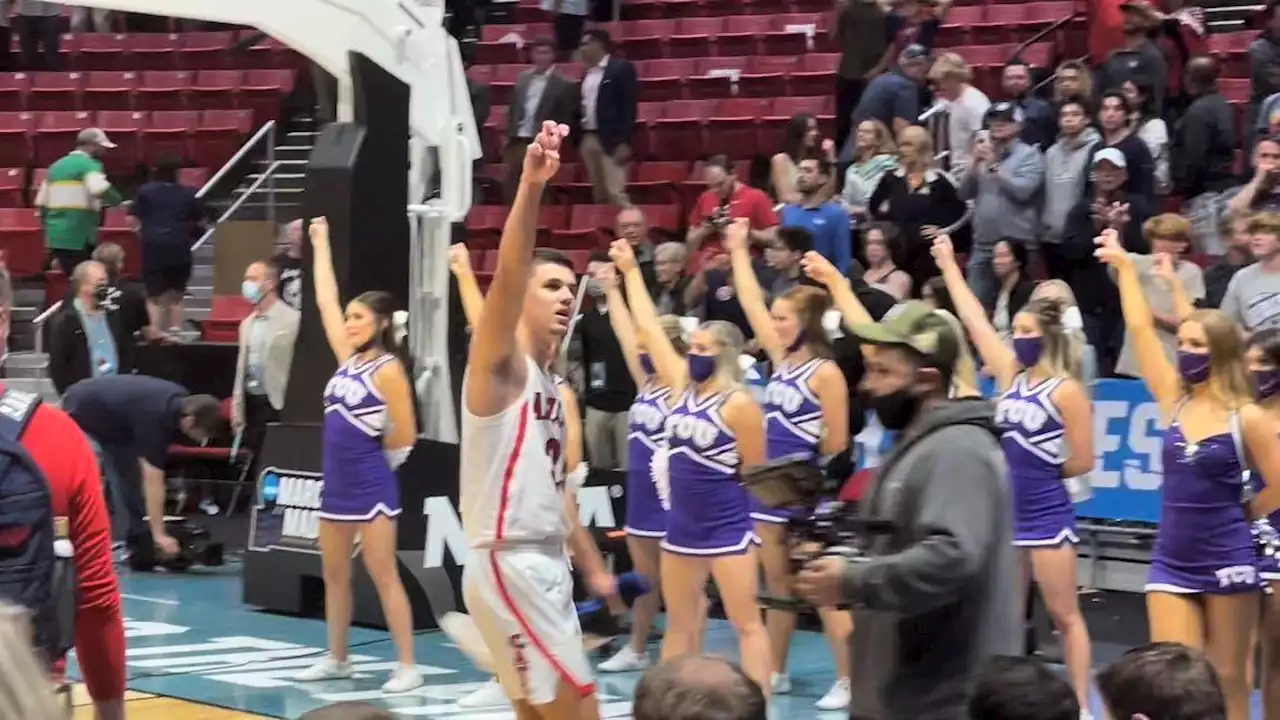 Watch Now: Kerr Kriisa mocks TCU fans with Horned Frogs hand sign after Arizona's win