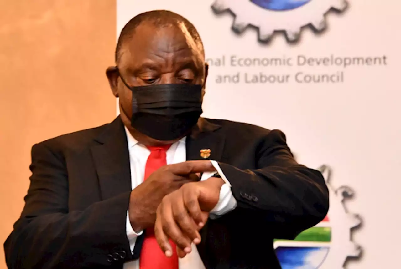 Ramaphosa holds meetings as South Africa looks at new lockdown restrictions