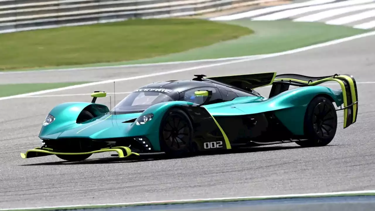 Aston Martin Valkyrie AMR Pro makes dynamic debut | Evo