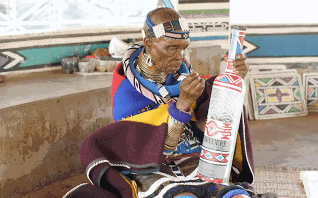 The search is on for the suspect who robbed Esther Mahlangu