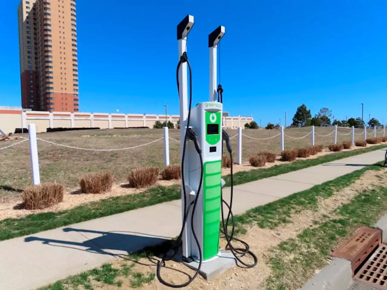 As gas prices rise, towns add electric car charging stations