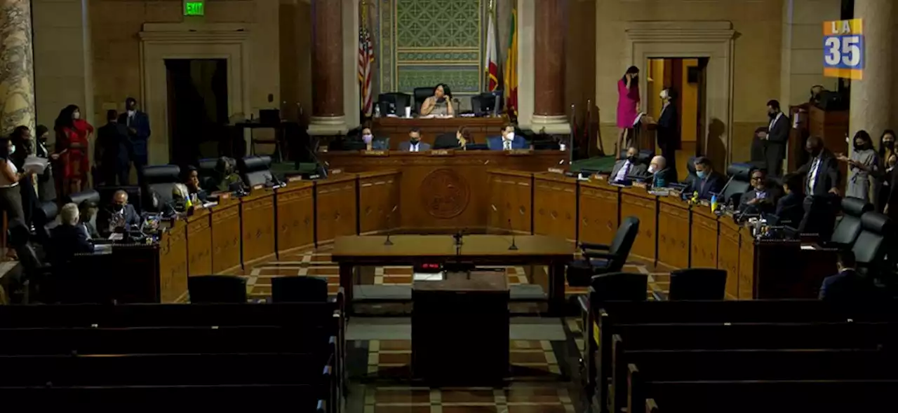 Herb Wesson returns to LA City Council for his first meeting since 2020