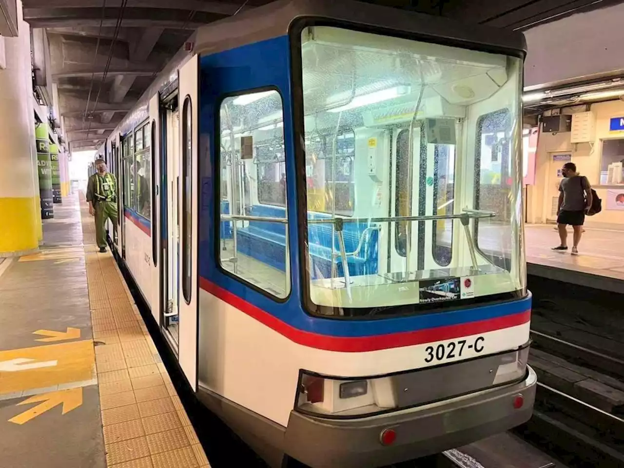 Duterte announces MRT-3 free rides from March 22 to April 30