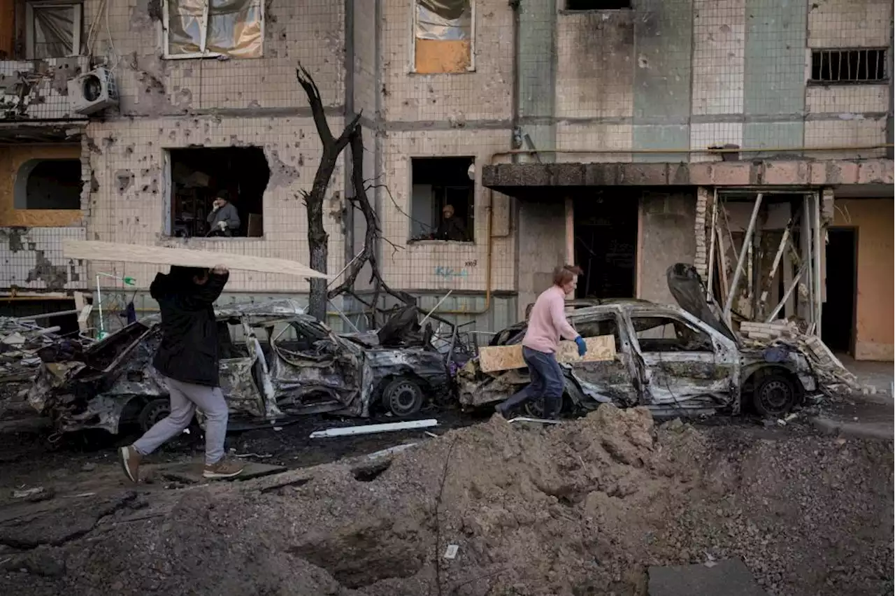 Ukraine retakes key Kyiv suburb; battle for Mariupol rages