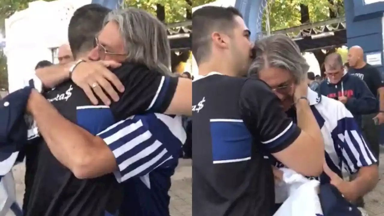 VIDEO: Le regaló la camiseta de Gimnasia a su papá con su primer sueldo