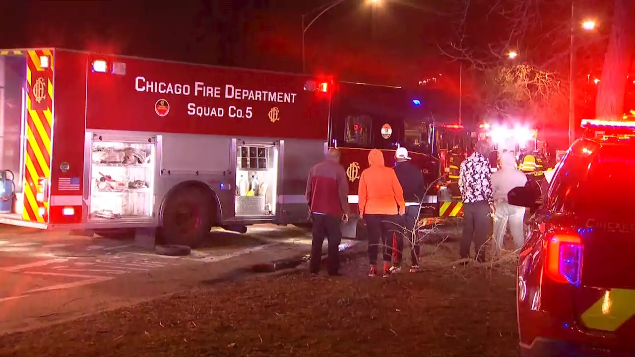 2 Killed, 2 Seriously Hurt After SUV Crashes Into Tree on South Side