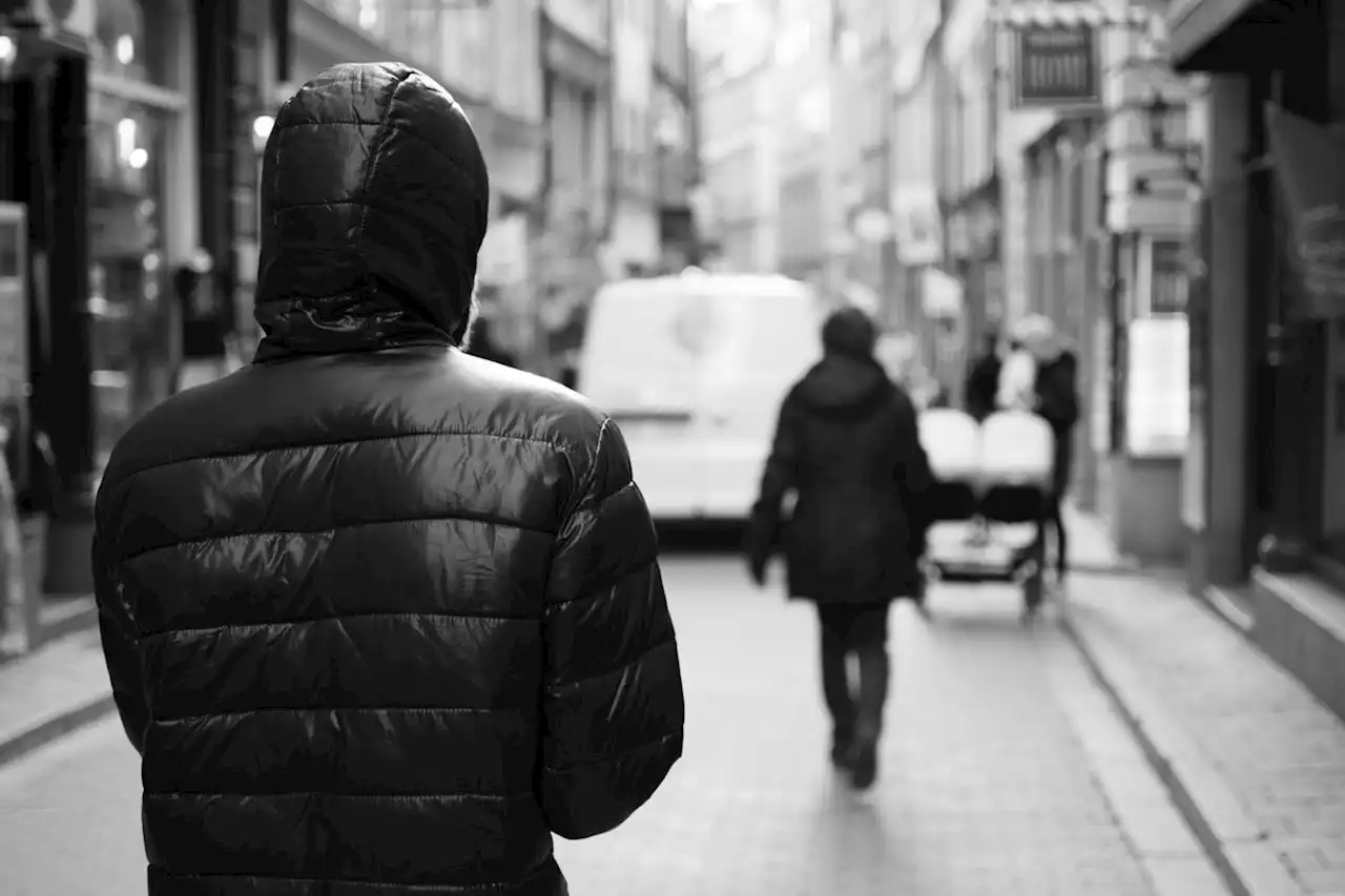 Suzanne wordt gestalkt door een moordenaar: 'Ik slaap met een breekijzer naast m'n bed