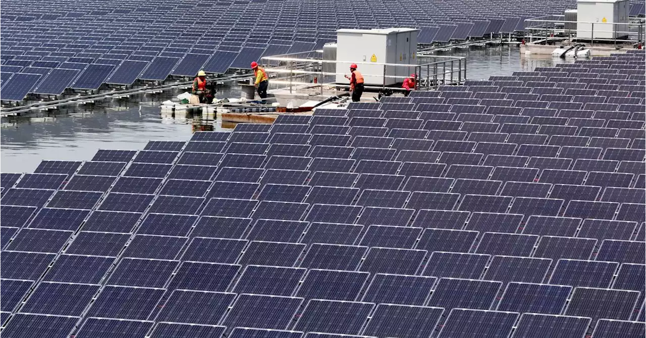 China to boost renewable power, balance with oil and gas to 2025