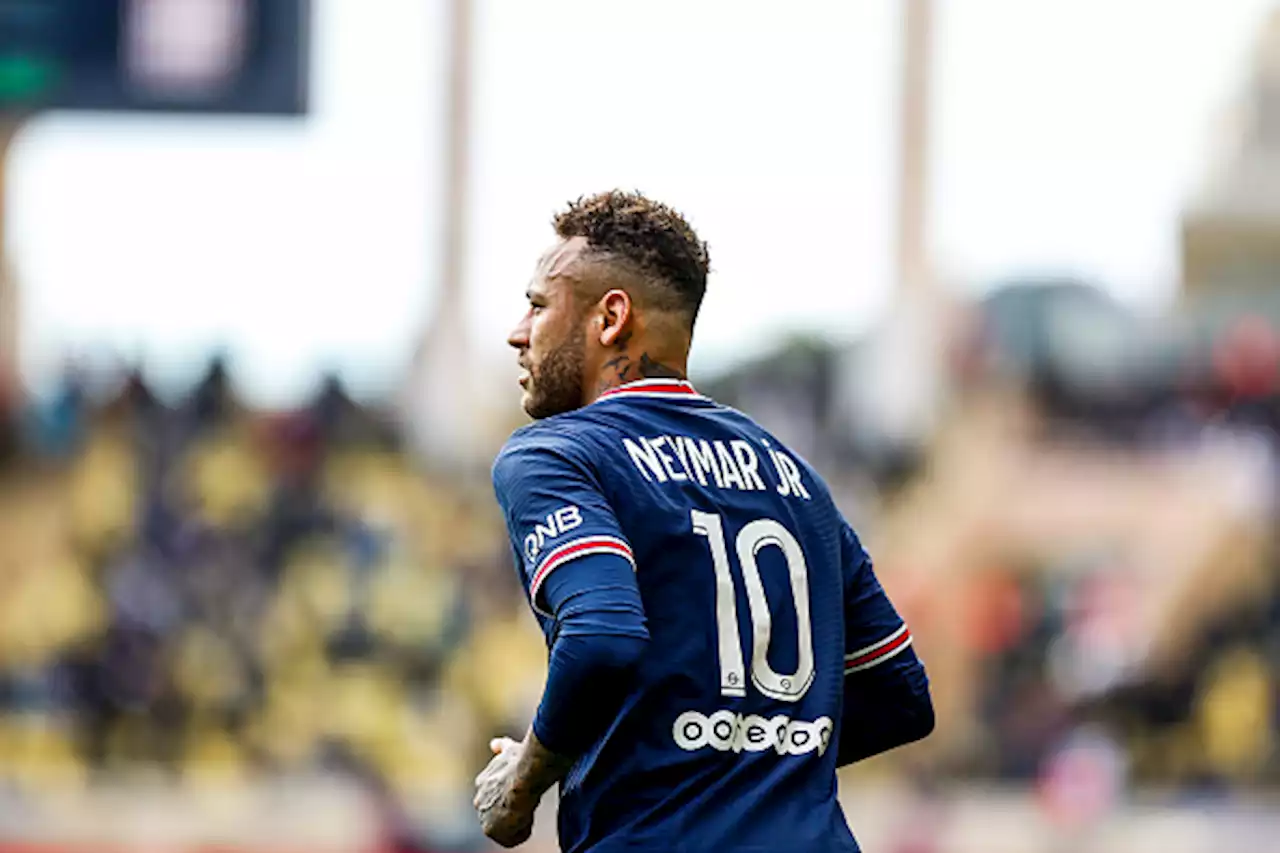 Neymar Arrives To Paris Saint-Germain Training ‘Almost Drunk’