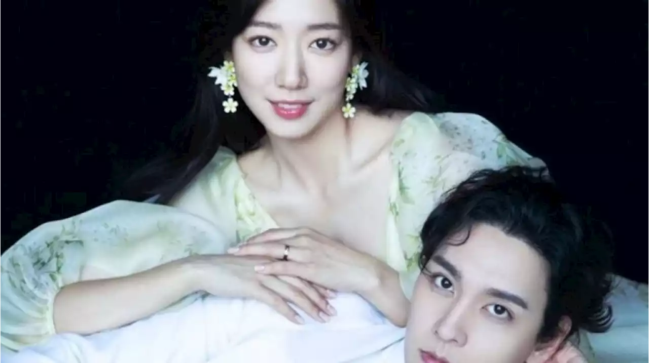 Park Shin Hye Babymoon di Hawaii, Pamer Baby Bump saat Rangkul Choi Tae Joon