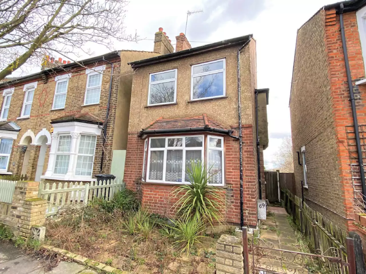 2-bed detached home with garden is £300k in London - but there's a catch