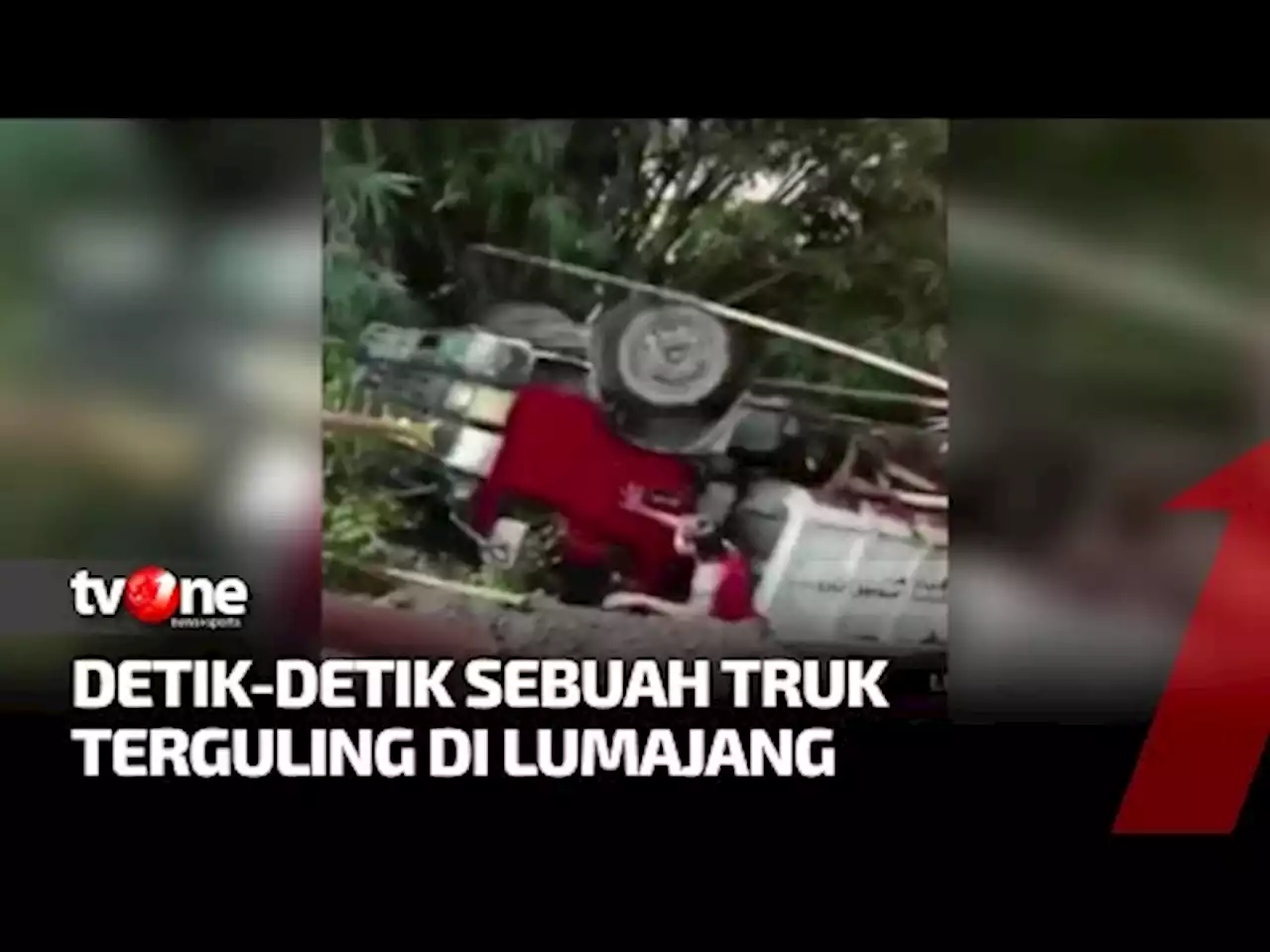 Sudah Diperingati Namun Abai, Truk Paris Terguling di Jembatan - tvOne