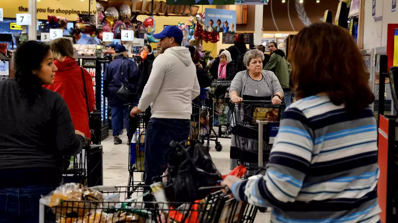 California grocery workers vote on strike authorization